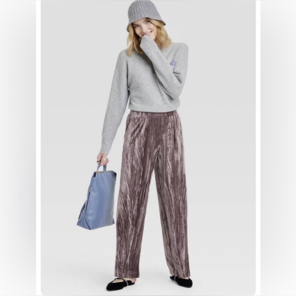 Women's High-Rise Wide Leg Velvet Pull-On Pants. Size: XS (fits like a S/M)
